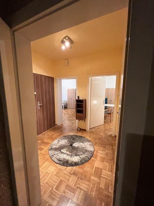 Duisburg Feelhome, Flughafen Nah,3-Schlafzimmer, Dusche Ebenerdig, Zentral, Wifi, Ground Floor Exterior foto